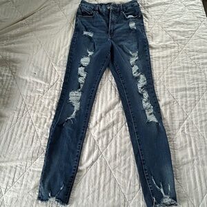 Aeropostale distressed skinny jeans